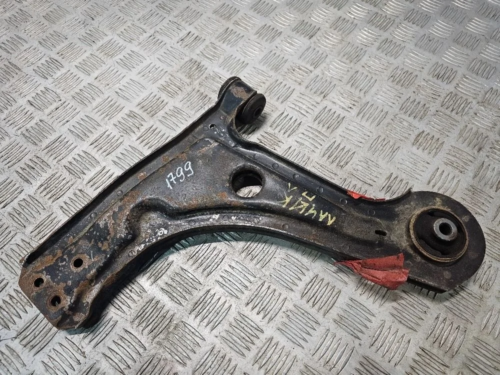 Рычаг передний левый Chevrolet Lacetti