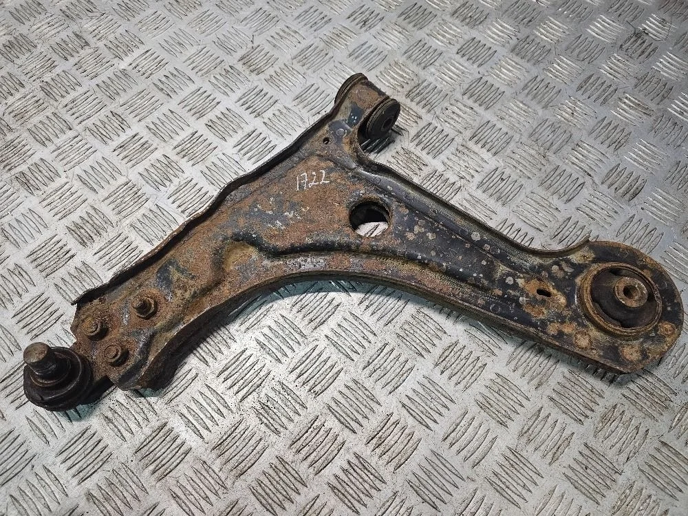 Рычаг передний левый Chevrolet Lacetti