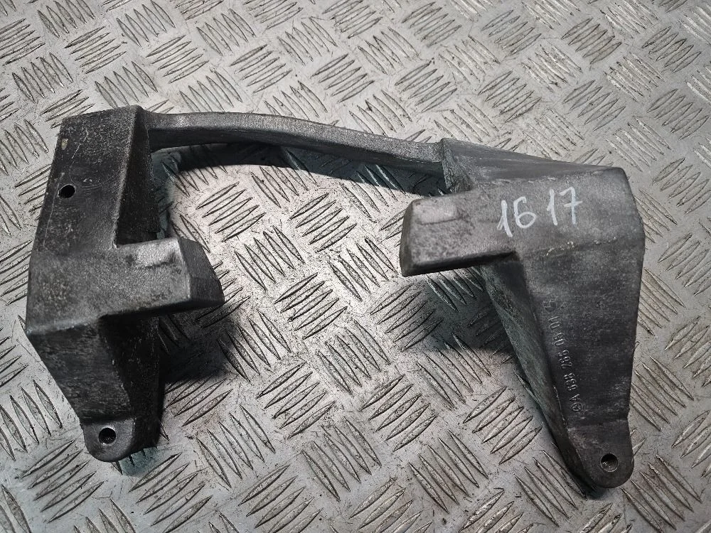 Кронштейн КПП Mercedes Vito W638