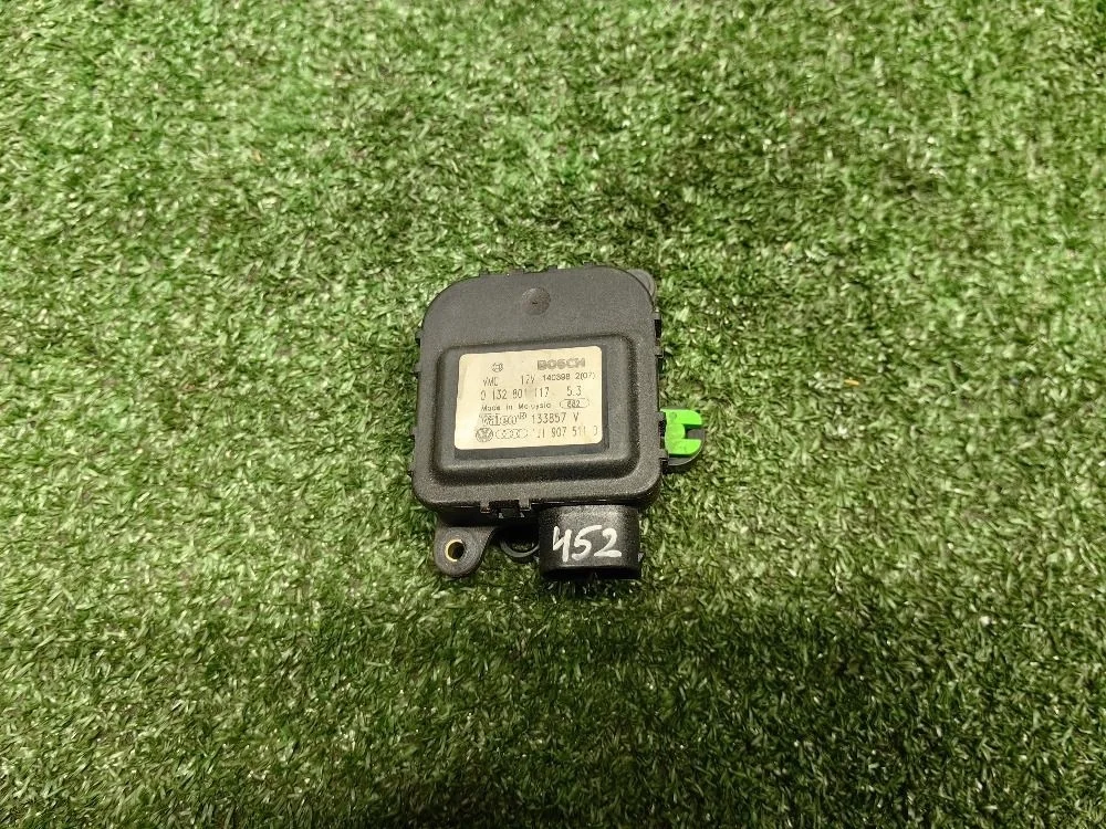 Моторчик заслонки отопителя Volkswagen Golf 4