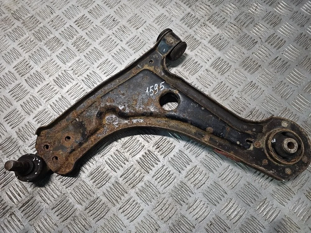 Рычаг передний левый Chevrolet Lacetti