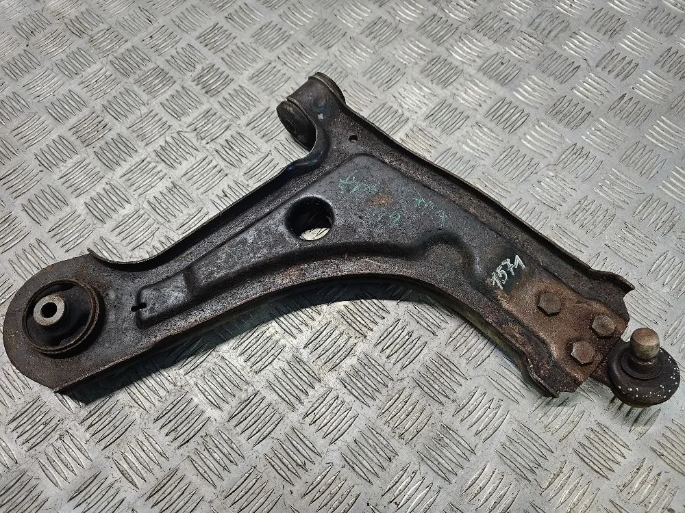 Рычаг передний правый Daewoo Gentra