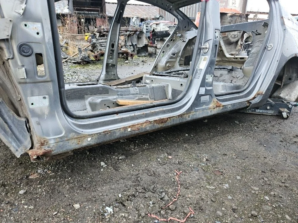 Порог левый на VW Passat B6