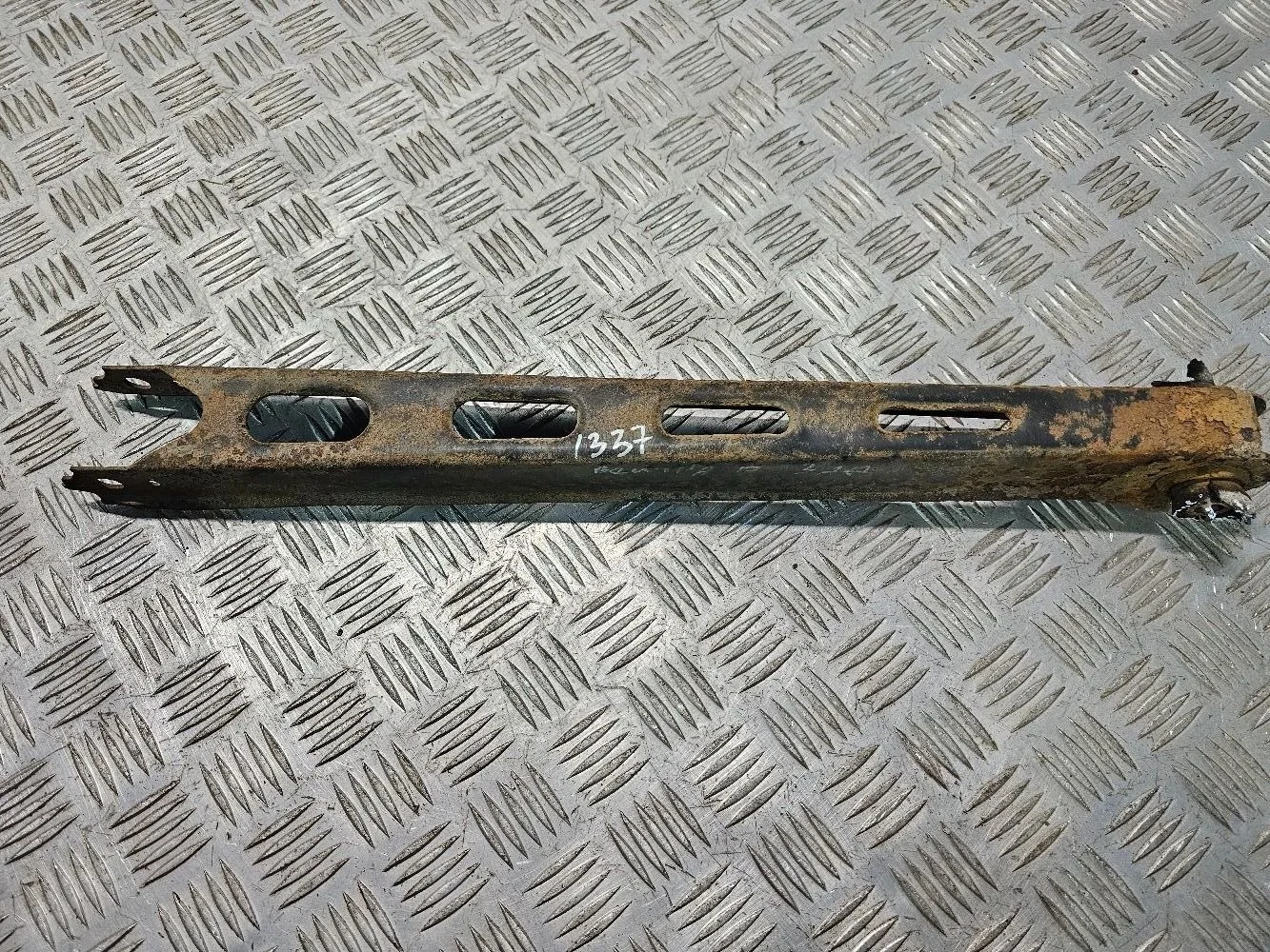 Рычаг задней подвески нижний Opel Vectra b