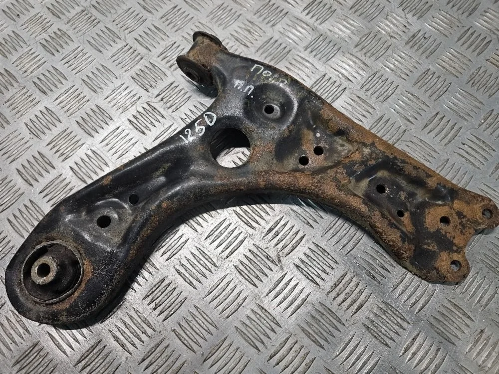 Рычаг правый передний Volkswagen Polo