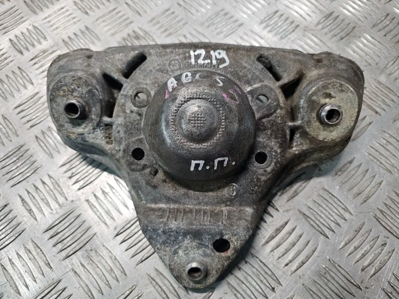 Опора амортизатора верхняя (чашка) Audi A6 C5
