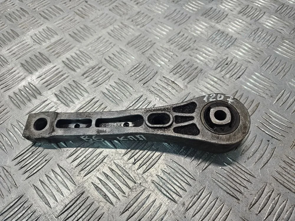 Опора крепления двигателя VW Passat B6