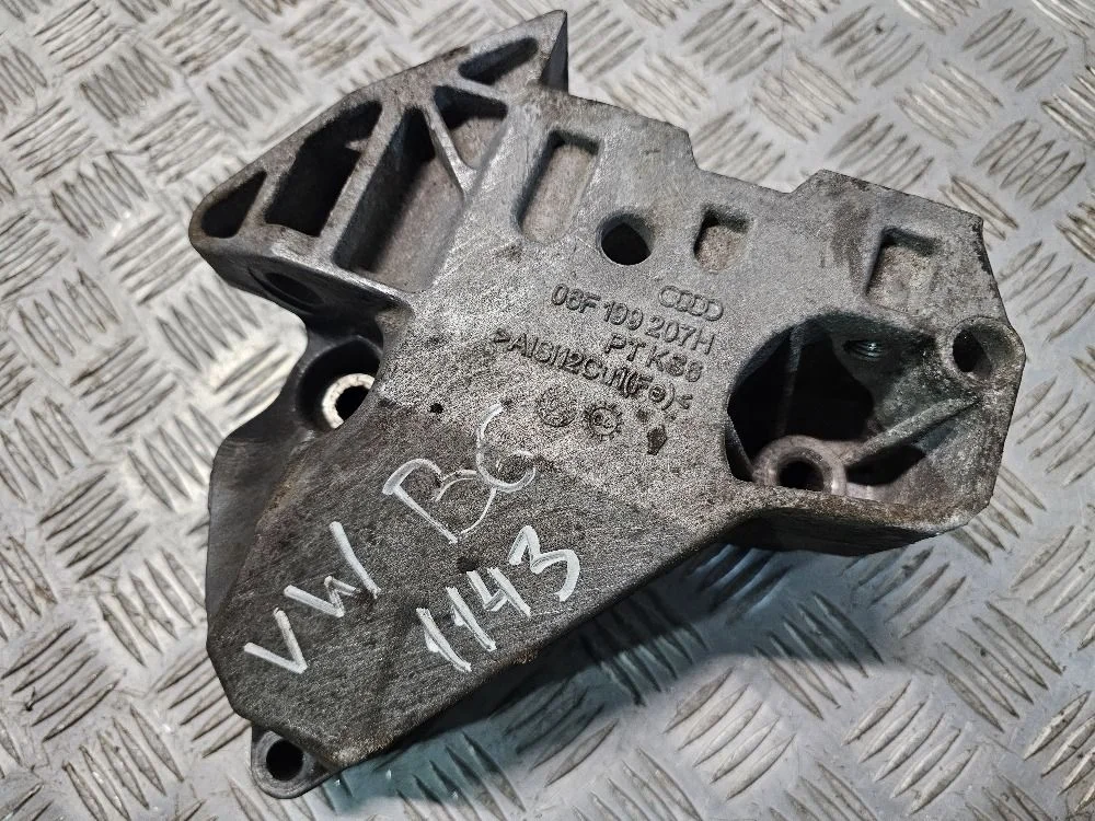 Кронштейн двигателя Volkswagen Passat B6