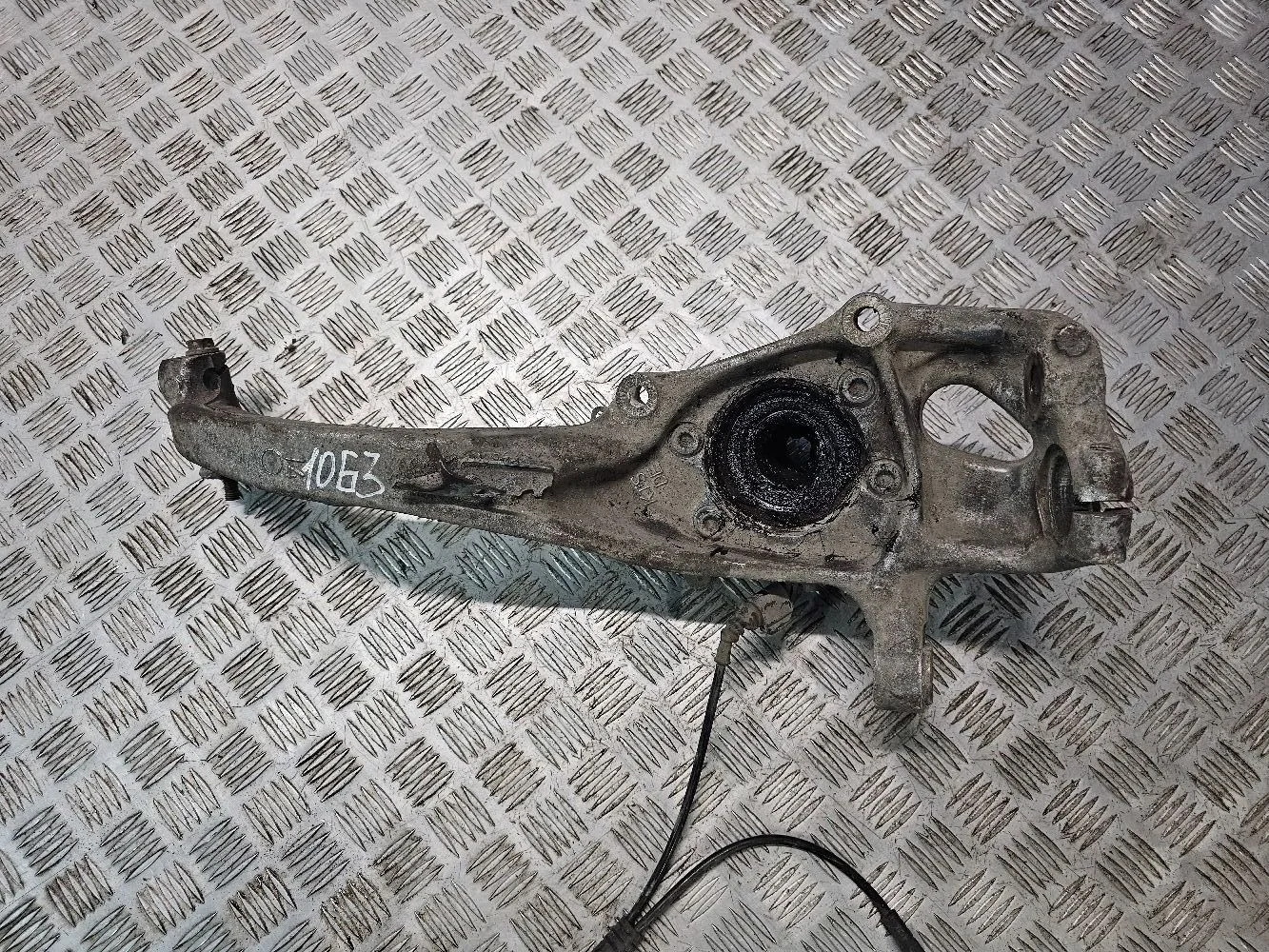 Поворотный кулак Audi A6 C7