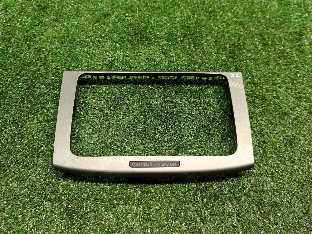 Рамка магнитолы Volkswagen Passat B6