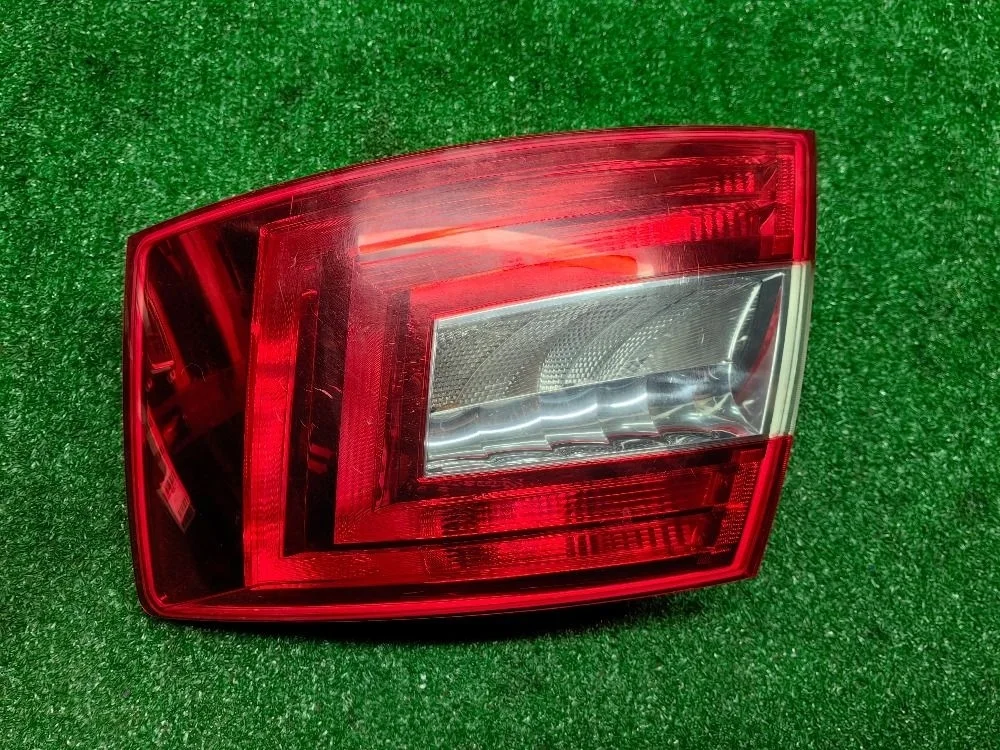 Фонарь задний правый Skoda Octavia