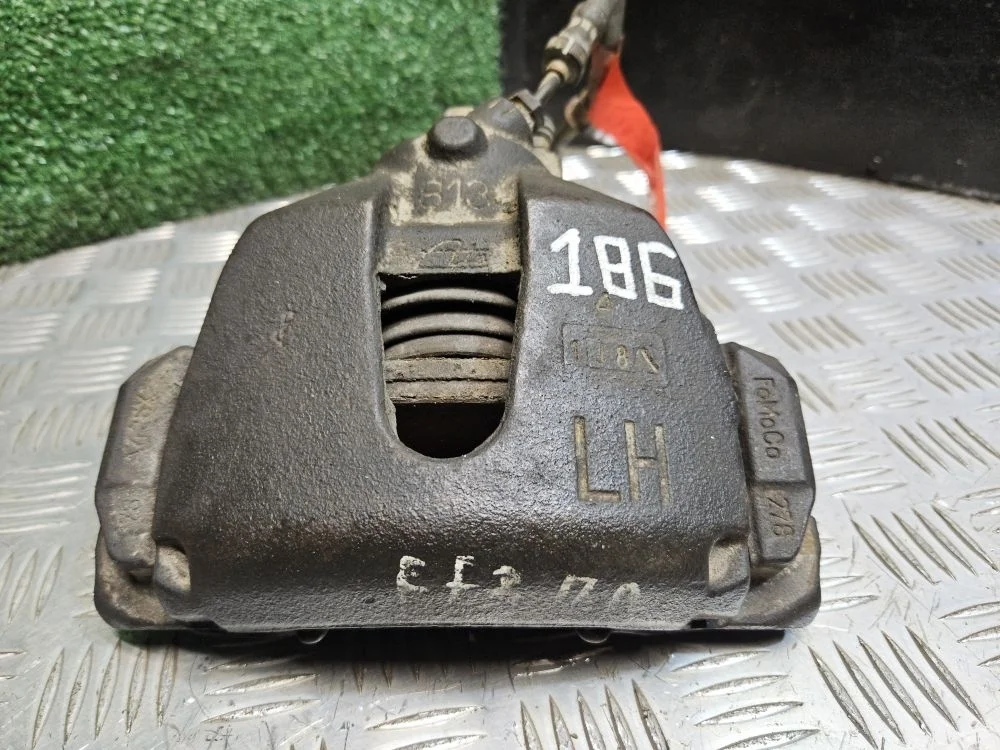 Суппорт передний левый на Ford Focus 3