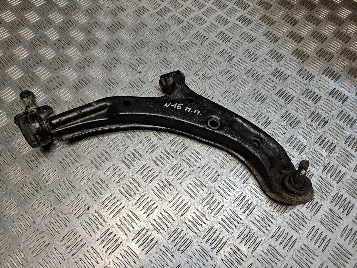 Рычаг передний правый Nissan Almera N16