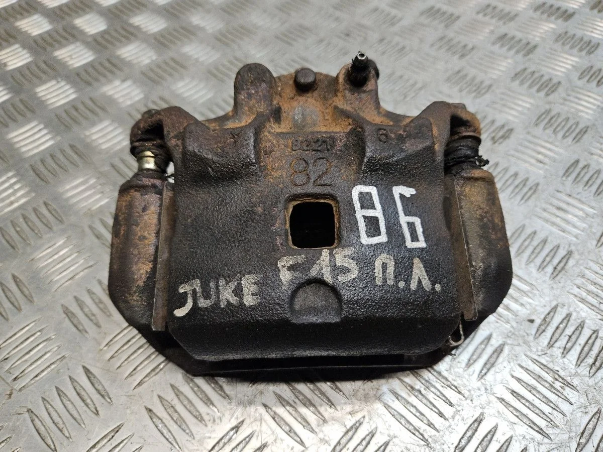 Суппорт передний левый на Nissan Juke