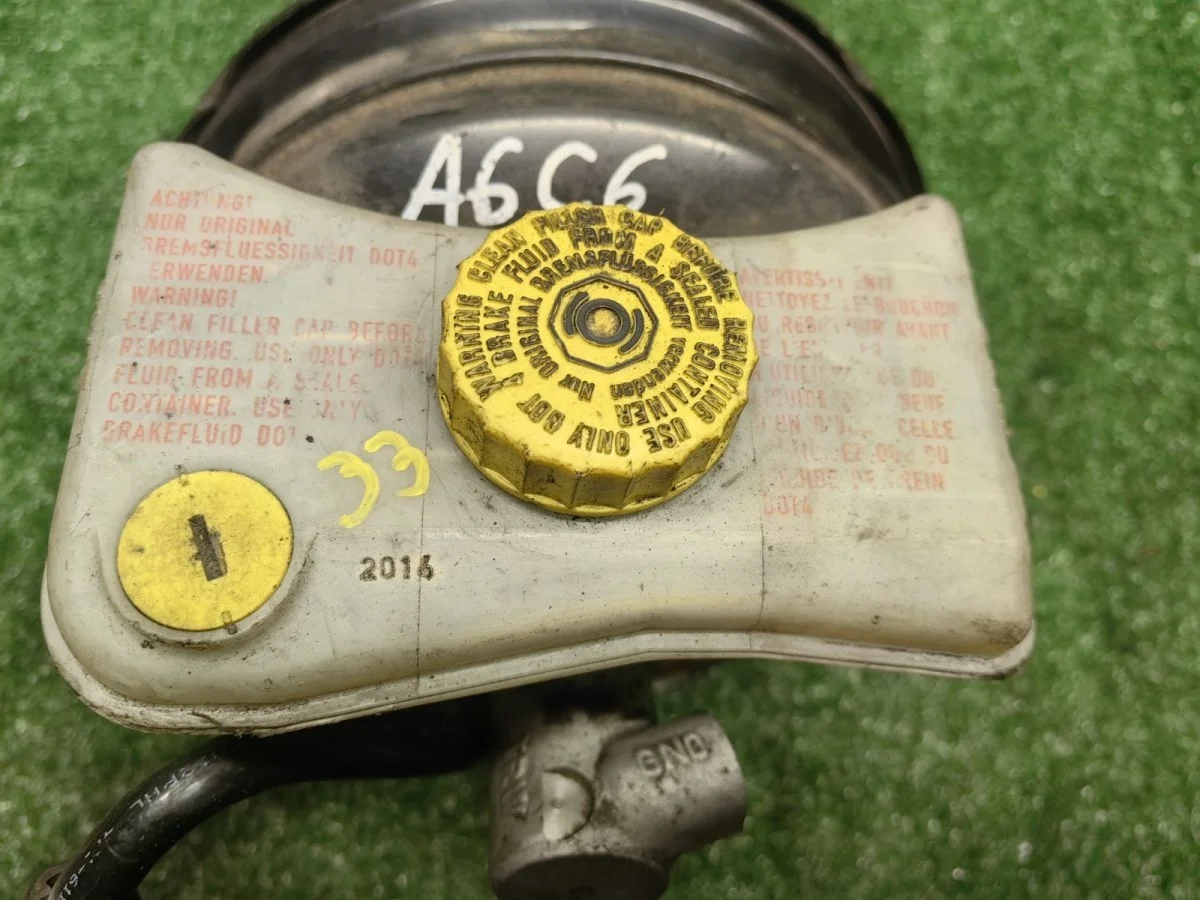 Бачок главного тормозного цилиндра Audi A6 C6