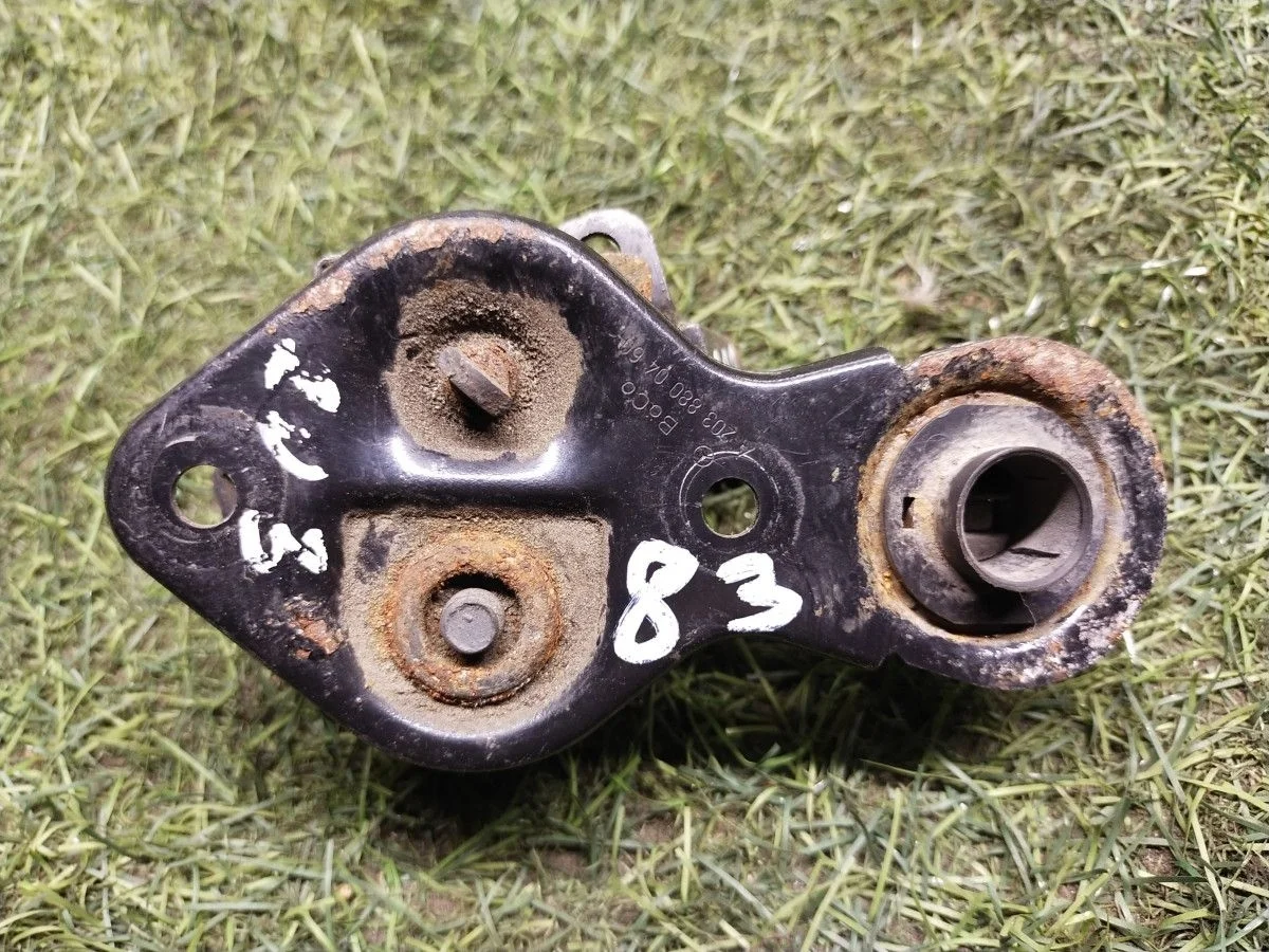 Замок капота Mercedes-Benz C-Class