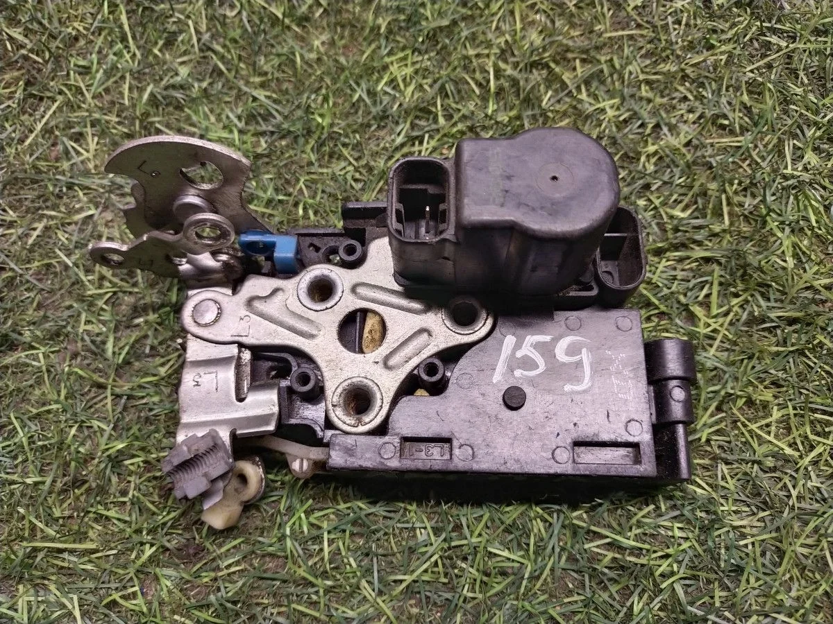 Замок двери передний левый Chevrolet Lacetti