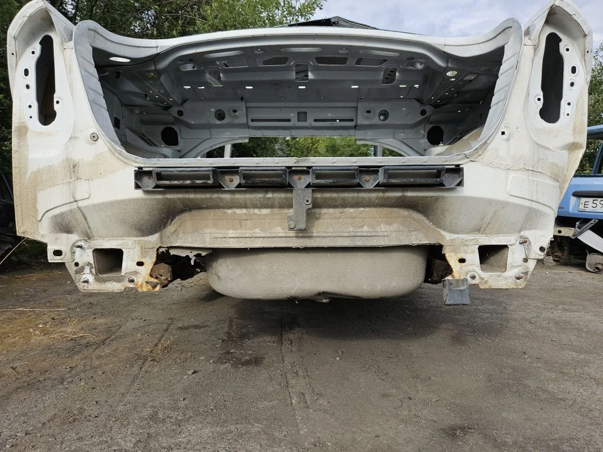 Панель задка на Ford Focus 2 рест