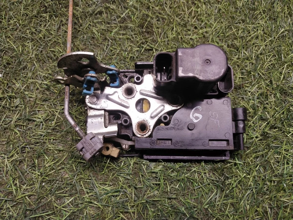 Замок двери передний левый Chevrolet Lacetti