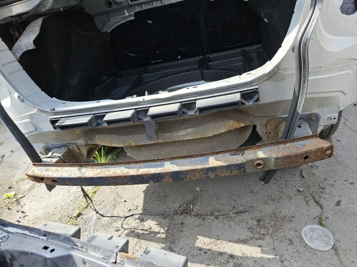 Панель задка на Ford Focus 2 седан