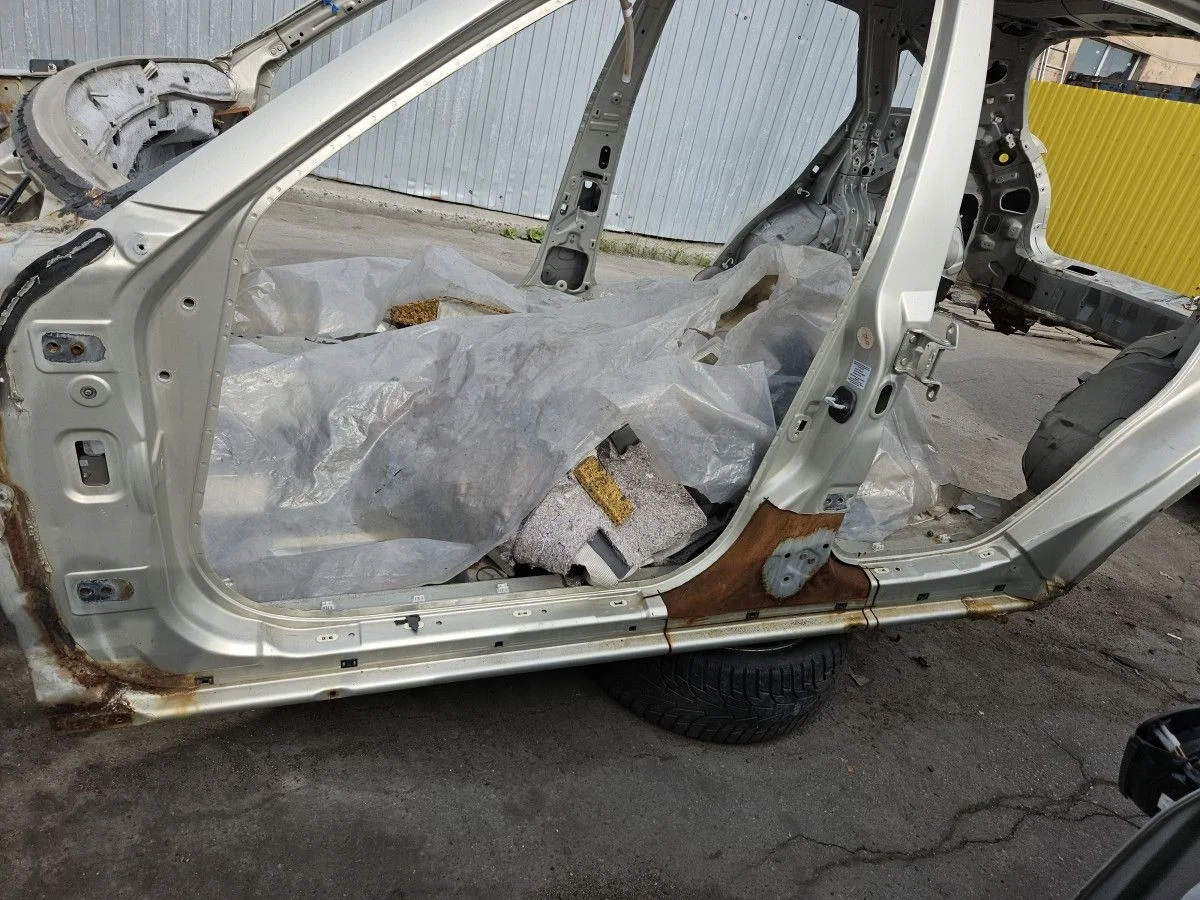 Порог левый на Infiniti FX35