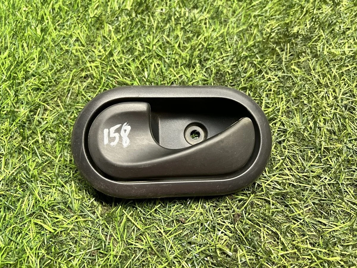 Ручка двери внутренняя левая Renault Duster