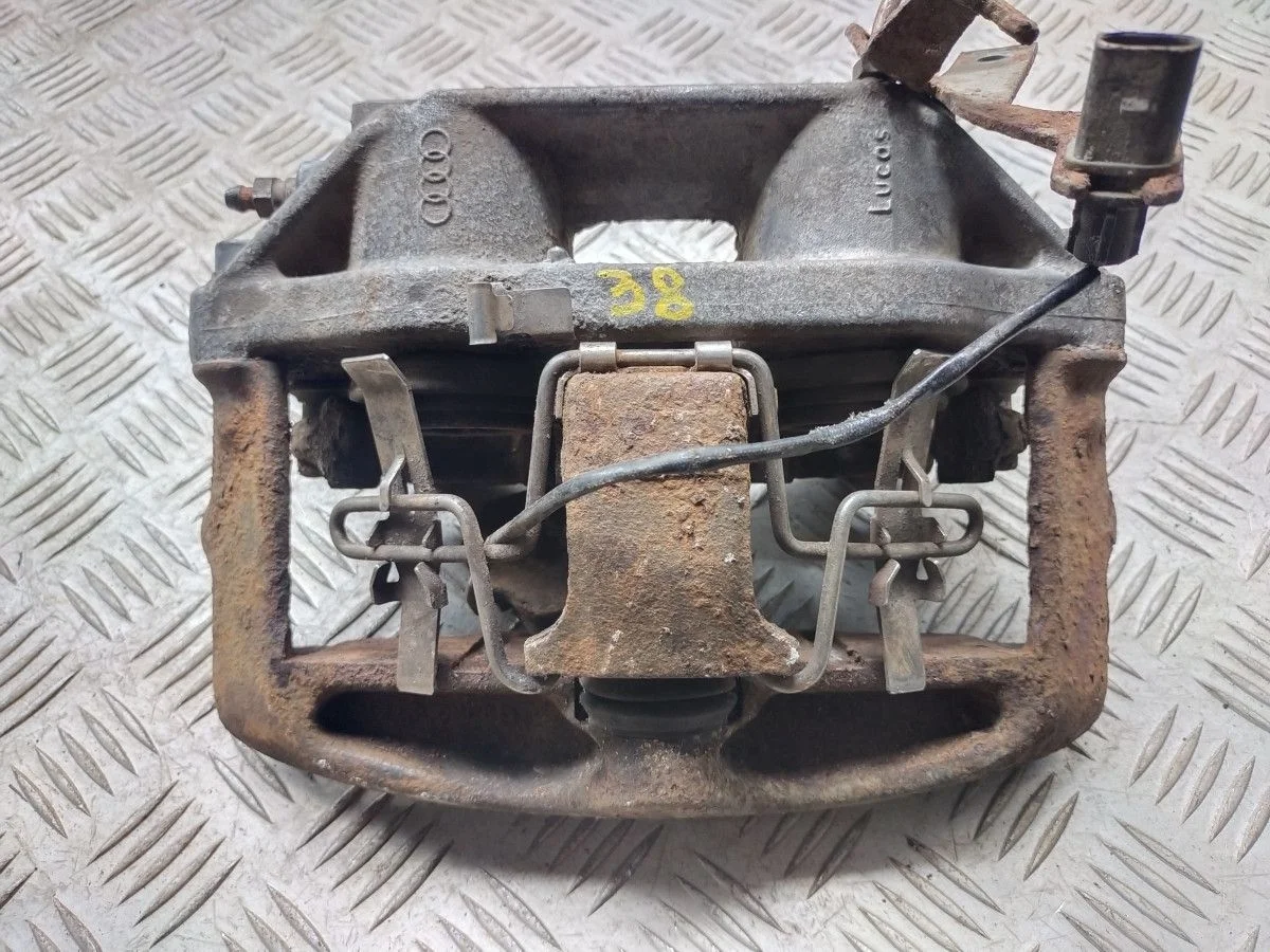 Суппорт тормозной передний левый Audi A6 Allroad