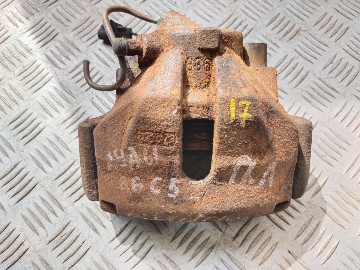 Суппорт передний правый Audi A6 (С5)