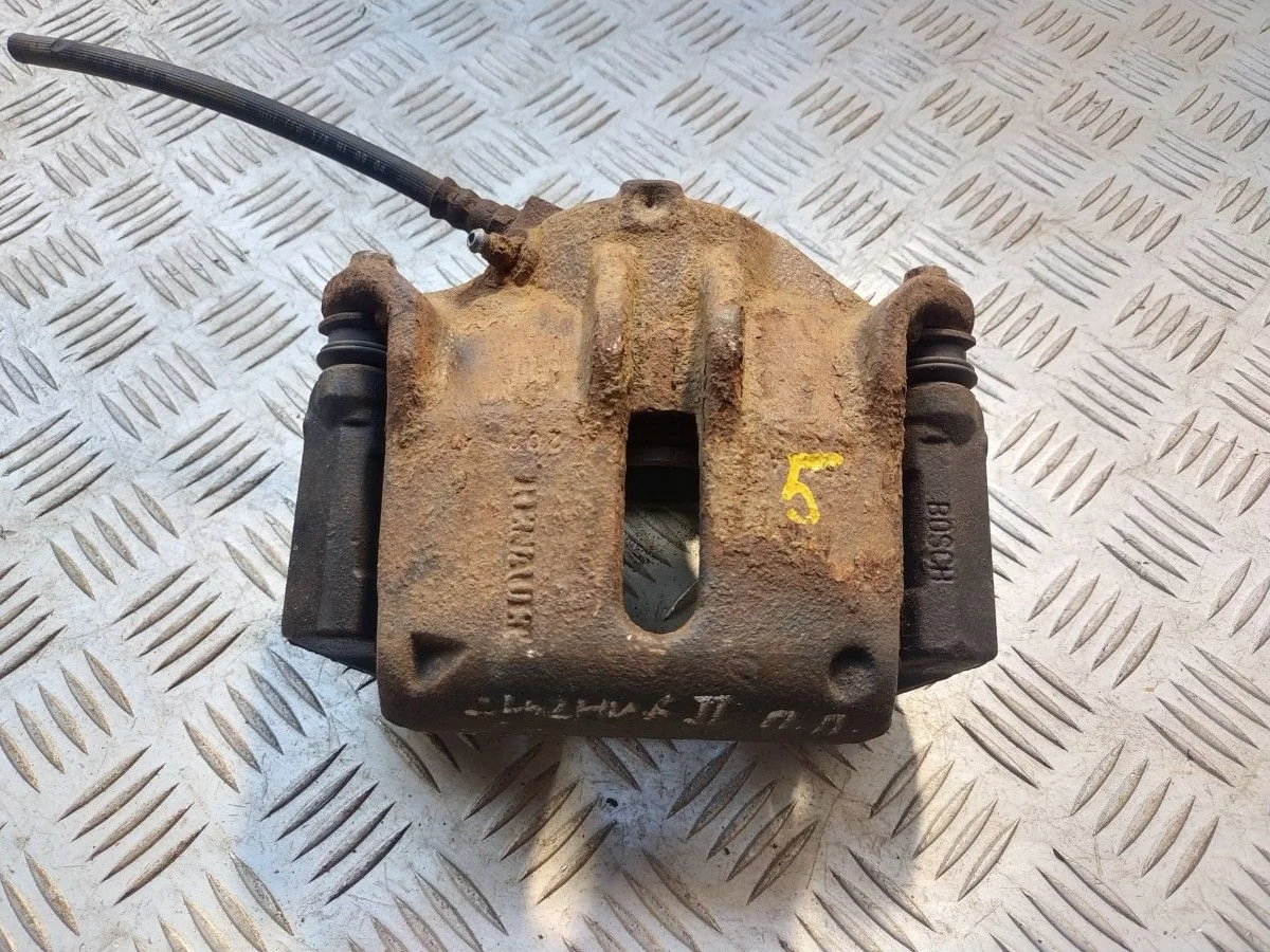 Суппорт правый передний Renault