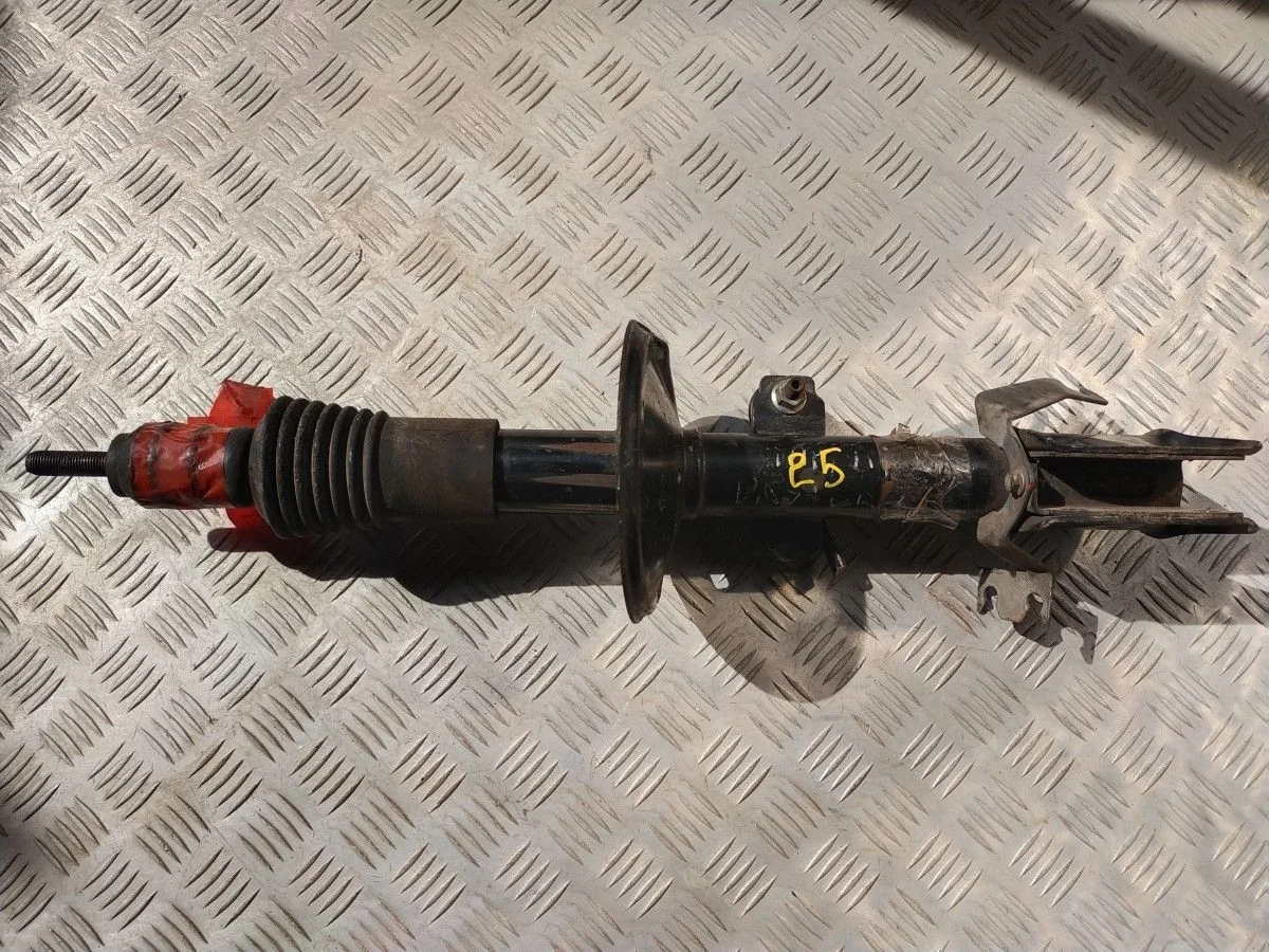 Стойка подвески Renault Duster