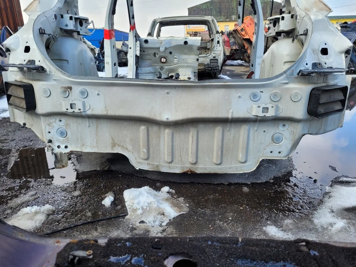 Панель задка на Peugeot 308