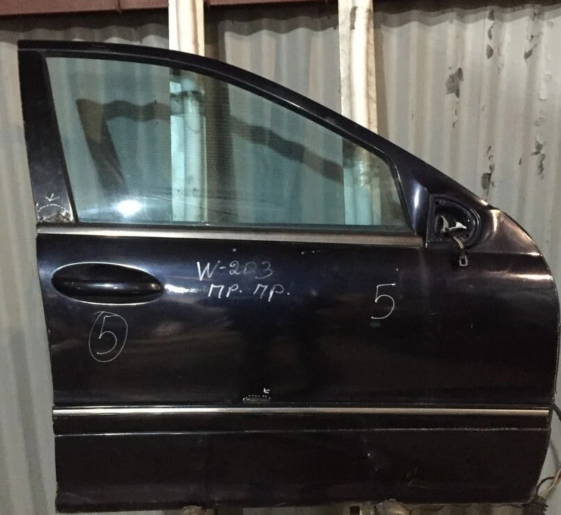 Дверь передняя правая Mercedes C W203