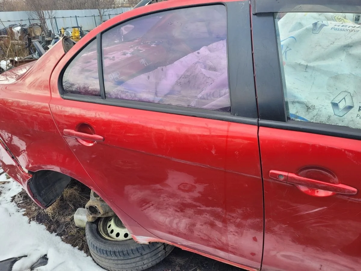 Дверь задняя правая на Mitsubishi Lancer 10