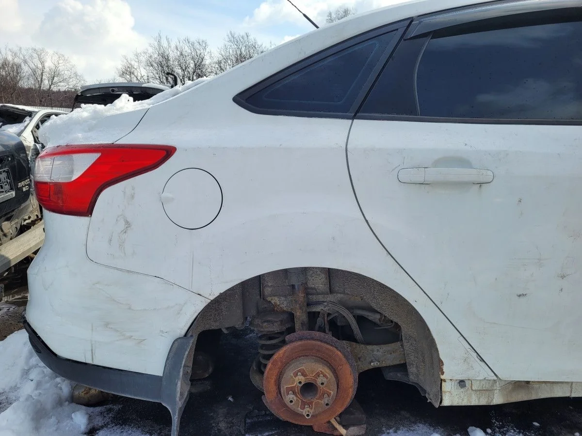Крыло заднее правое на Ford Focus 3