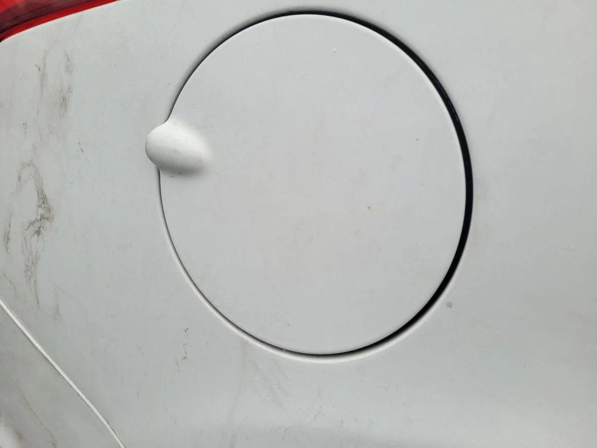 Лючок бензобака на Ford Focus 3