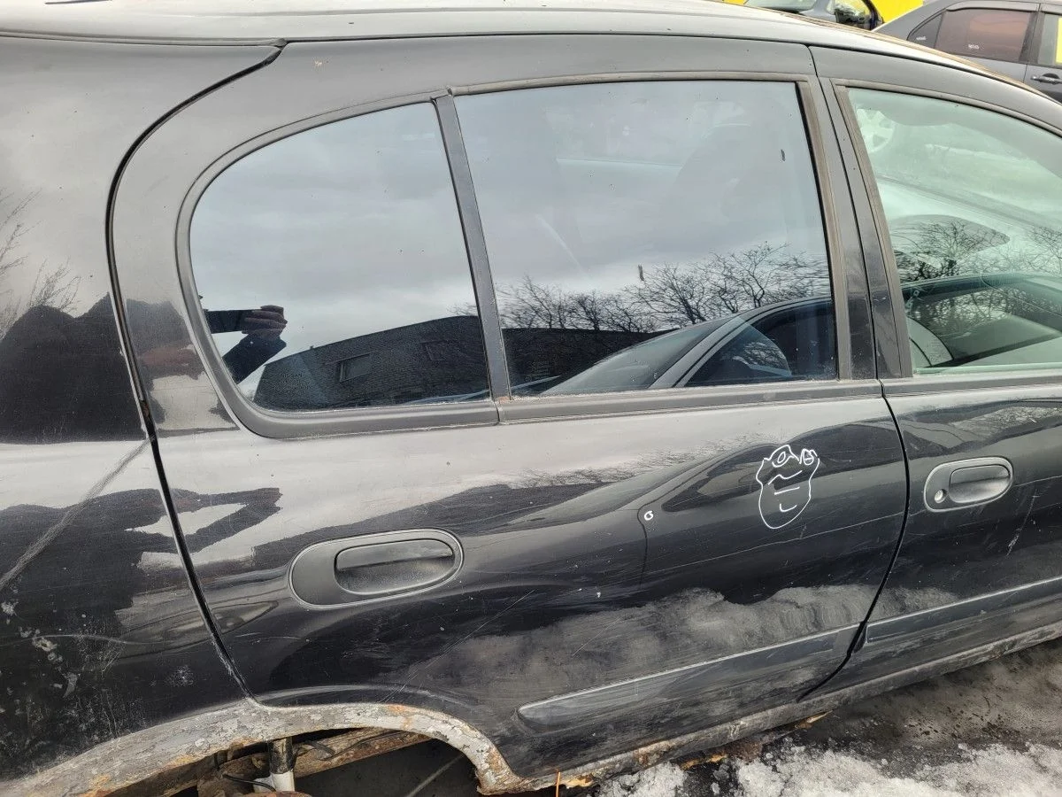 Дверь задняя правая на Nissan Almera N16