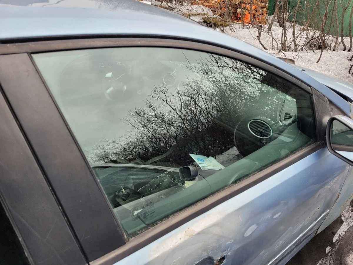 Стекло передней правой двери Ford Focus 2