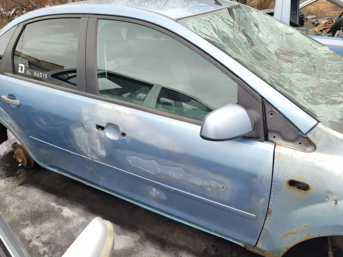Дверь передняя правая на Ford Focus 2