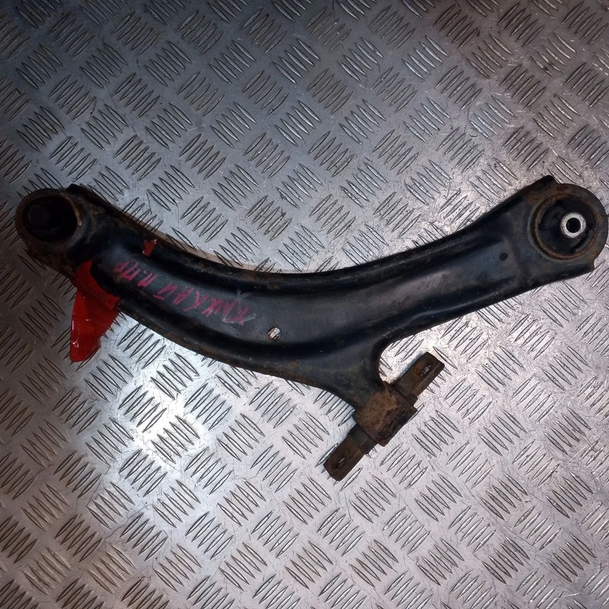 Рычаг передний правый Nissan Qashqai J10