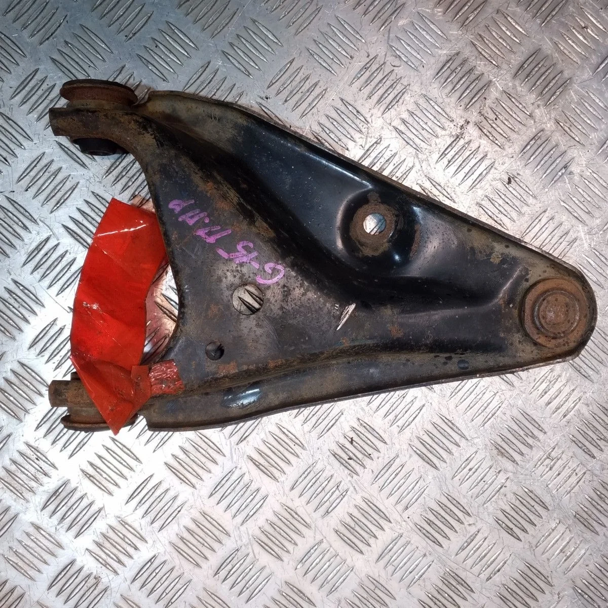 Рычаг передний правый Nissan Almera G15