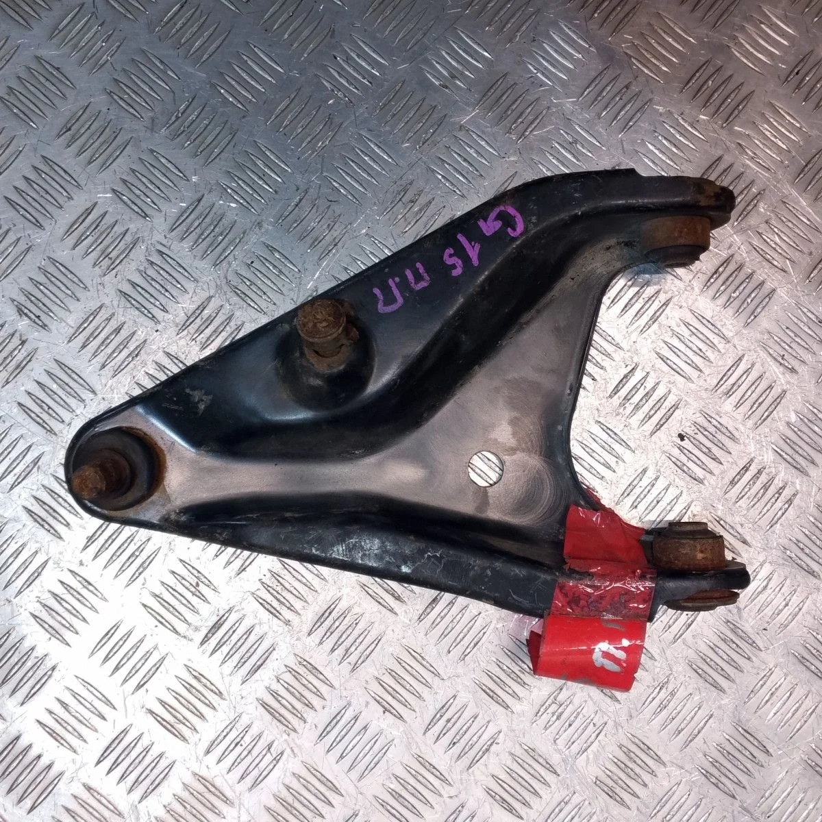 Рычаг передний правый Nissan Almera G15