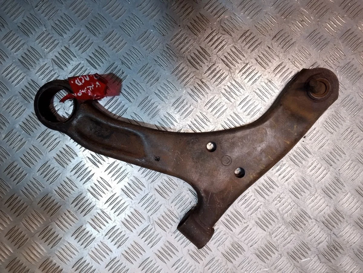 Рычаг передний левый Suzuki Grand Vitara II