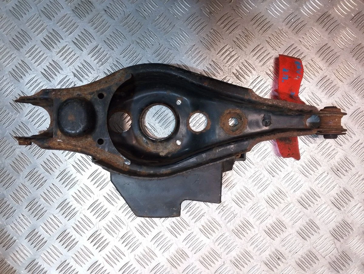 Рычаг задний правый Toyota RAV4