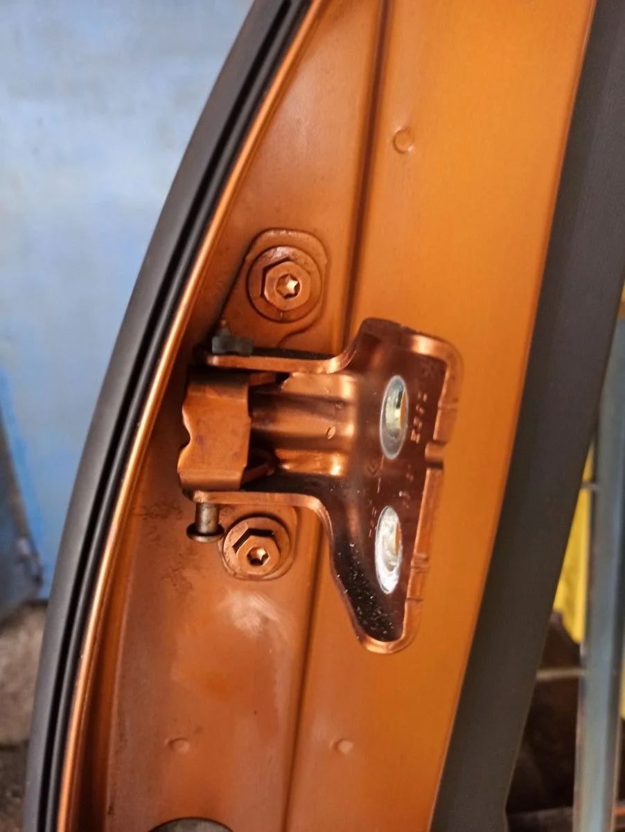 Петля двери задняя правая верхняя Renault Duster 2
