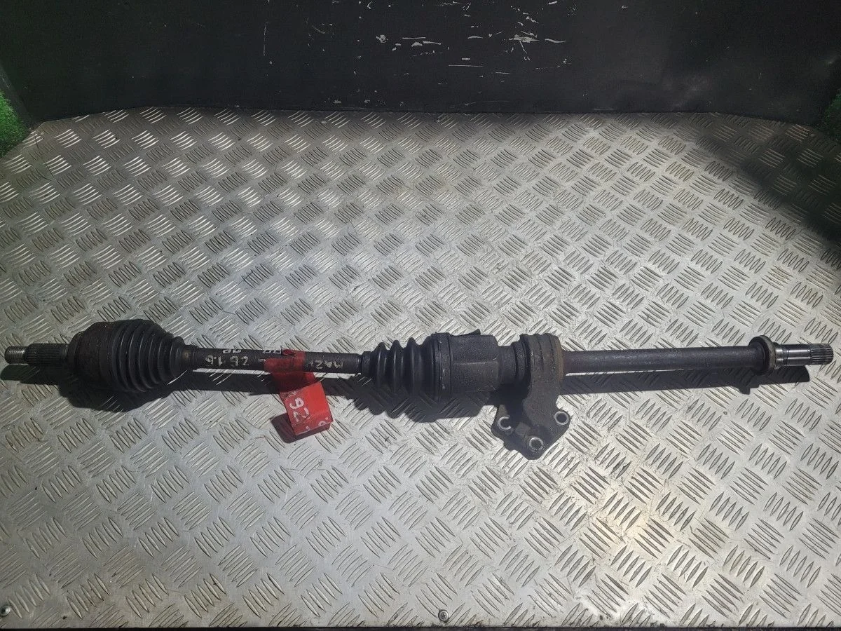 Полуось в сборе правая на Mazda 3 BL Z6