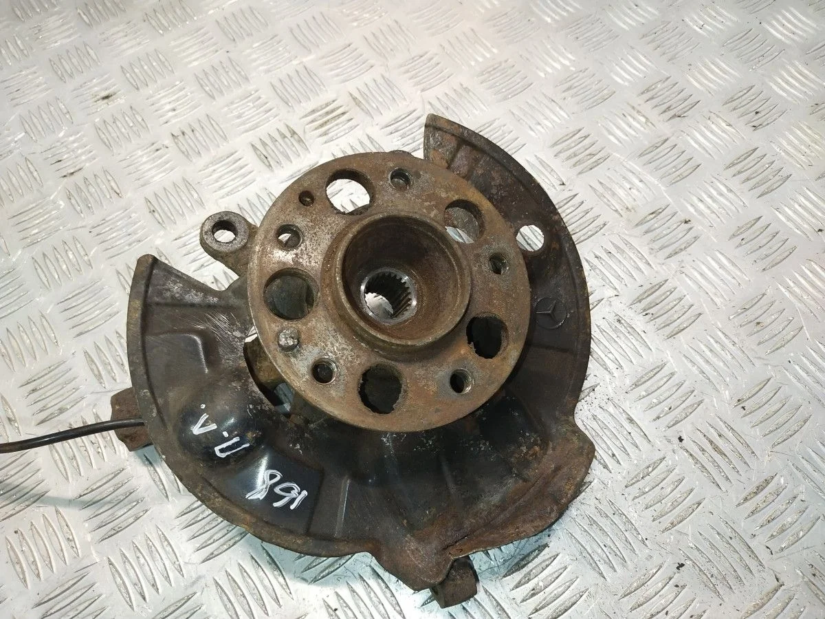 Кулак поворотный передний левый Mercedes Benz W168