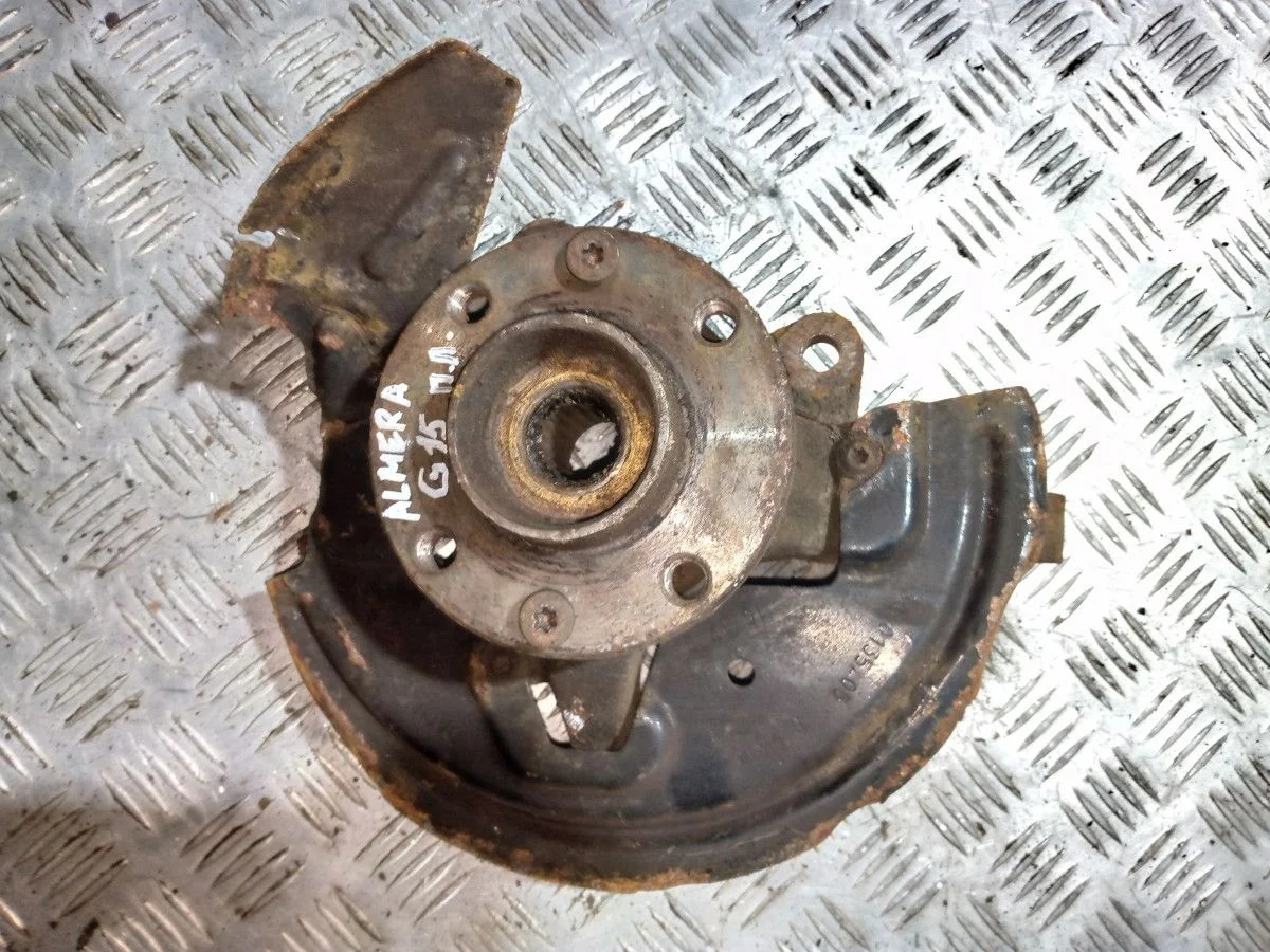 Кулак передний левый nissan Almera G15