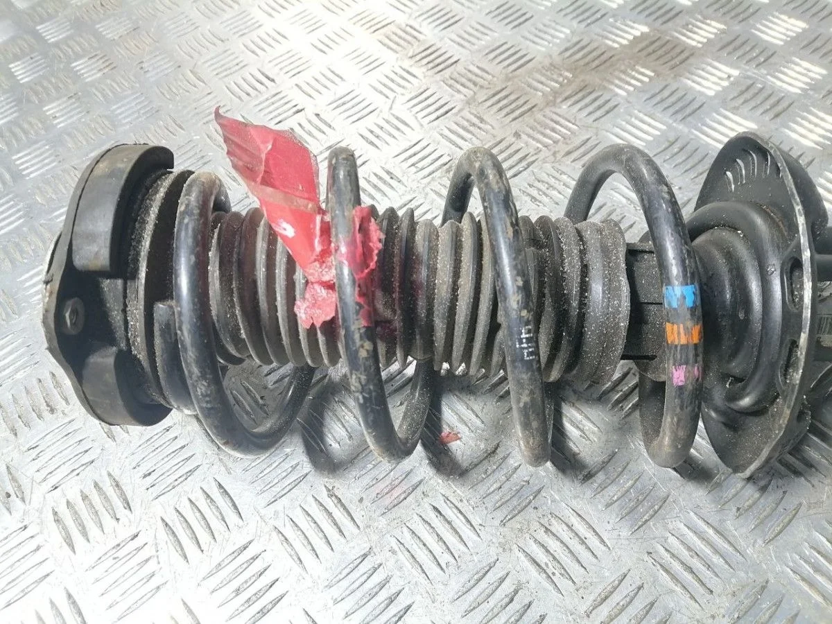 Пружина передняя VW Jetta V
