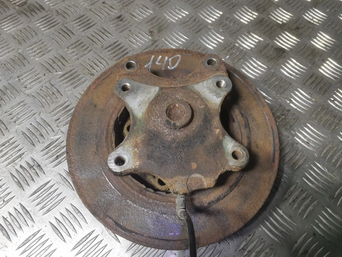 Поворотный кулак задний Peugeot 308