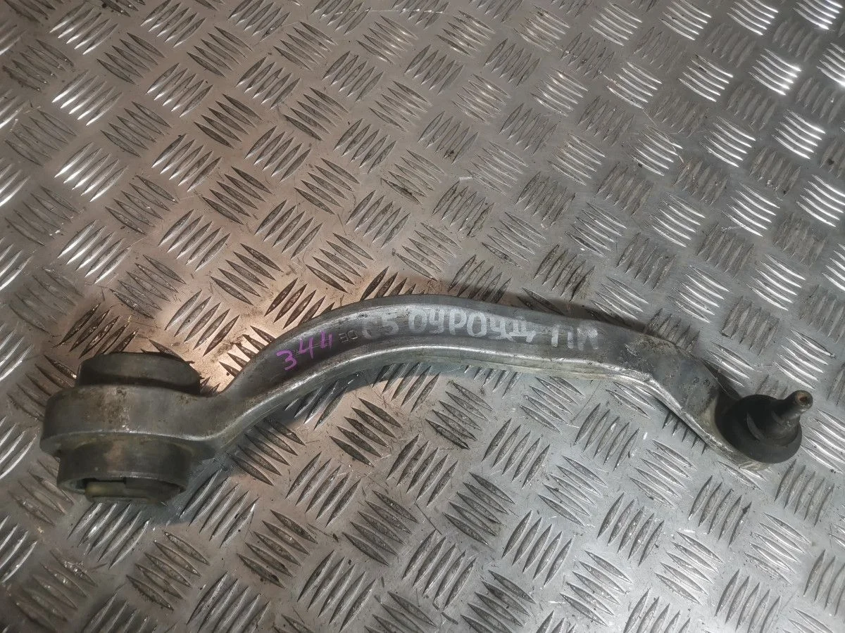 Рычаг передний нижний правый Audi A6 С5 Allroad